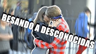 Beso o Cachetada | BESANDO A DESCONOCIDAS | AlexanderWTF