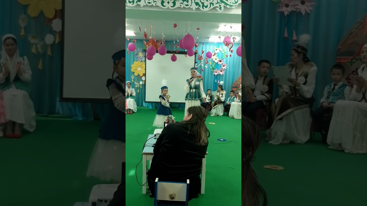 Өз өнері анасы мен қызы. Анашым қартаймашы әні.