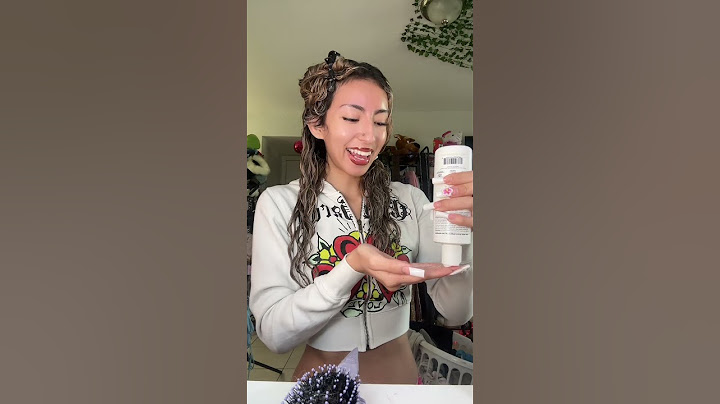Trying Demetria￼ Kalogeras is curly hair routine