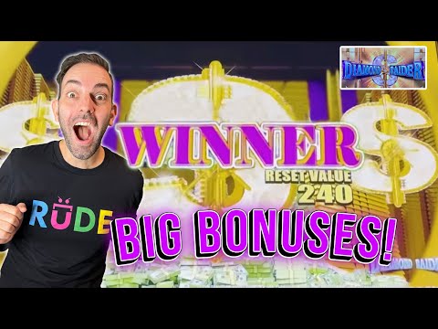Quackity REACTS TO LORE SONG ABOUT HIMSELF! (casino royale)
