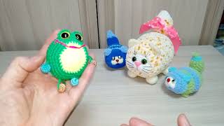 картинка: #иринакистаева #житьёбытьё Кот, Лягуха, Варежка.