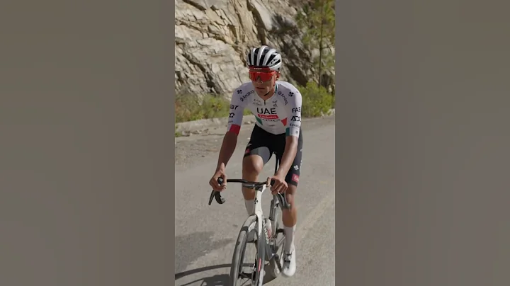 🇲🇽 ISAAC DEL TORO #rider #cycling #bikelover #training #isaacdeltoro #road #mexico #colnago #uae