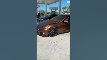 Hij stopte een V8 in een Tesla... Elon Musk is WOEDEND!