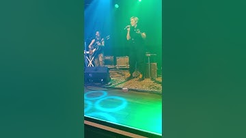Ani DiFranco featuring Zoe Boekbinder - Simultaneously