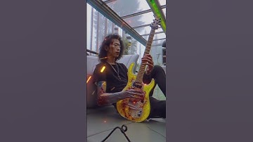 Cool AI animation video #stablediffusion #guitar #mindblowing #aivideo