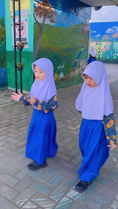 Pakai seragam batik di sekolah #short #shorts