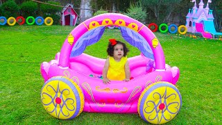 Sami and Amira Play with Princess Carriage Inflatable Toy