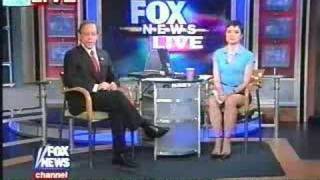 Fox News Reporter- Uncrossed Legs WOW!