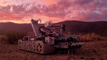 Texpand 18763 | Centerstage Robot Reveal