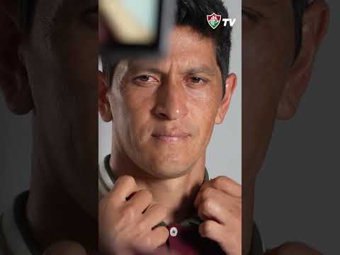 "O LOOK TA LEGAL!" JK APROVA A NOVA COLEÇÃO DA FOXTON EM PARCERIA COM O FLUMINENSE
