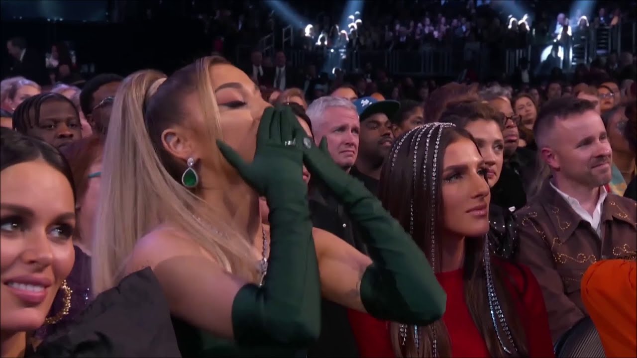 Ariana Grande green dress at the 2020 Grammys (1-26-2020)