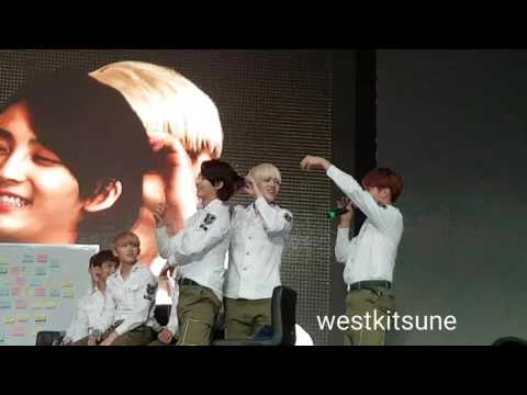 160814 Seventeen in Manila - S.Coups Jeonghan hair tying