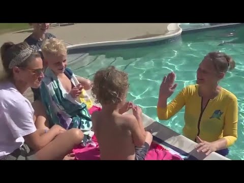 Kids learning to swim at just 6-months-old
