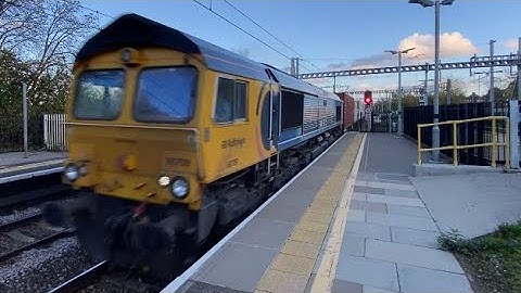 Class 66 | 66709 ‘Sorrento’ | Special MSC Livery | GB Railfreight - GBRf | Tilehurst | 09/11/22