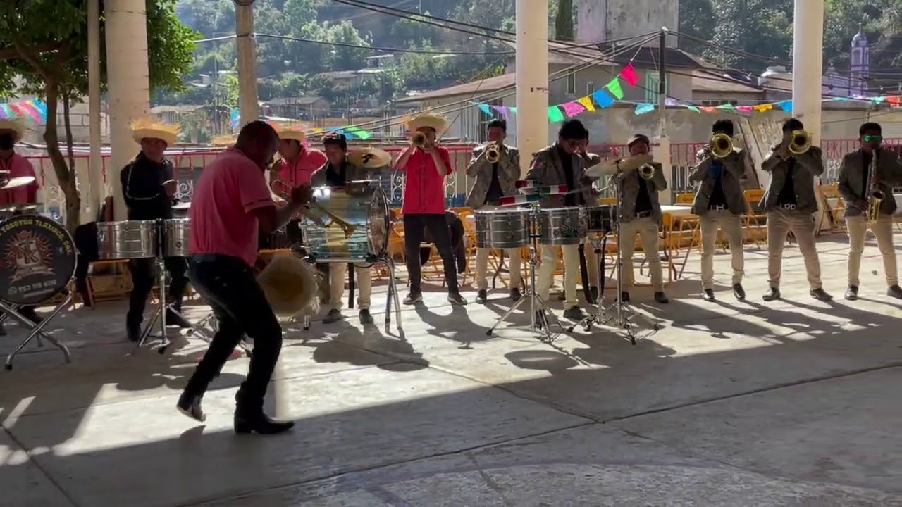 AGARRON DE BANDAS REGIONALES BANDA NK VS BANDA CORAZON DE ARCANGEL QUE CHULADA DE AMBIENTE