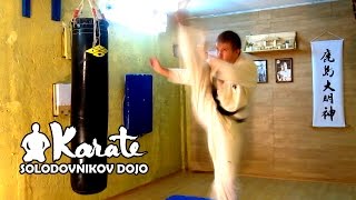 Удары ногами / техника кекусинкай каратэ /oroshi kakato geri/ kyokushin karate / кикбокс / ММА  / M1(Солодовников Дмитрий 3 дан г.Ялта (Solodovnikov Dmitriy) Уроки карате и все о боевых искусствах. The lessons of Karate Kyokushin,all..., 2014-07-30T19:45:32.000Z)