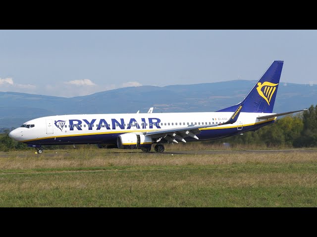 Ryanair Boeing 737-800 EI-EGC landing at Carcassonne Airport in France 🇫🇷