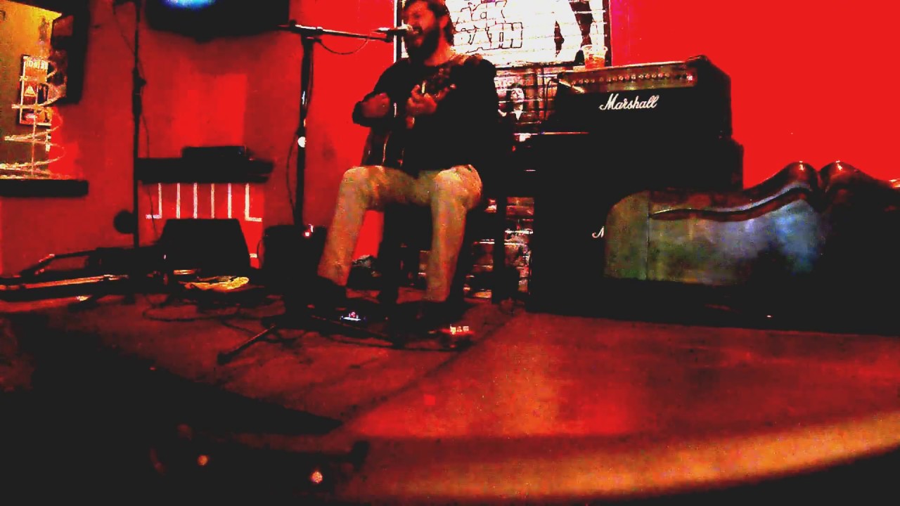 Karma Police cover en The Old School Bar (Xela)