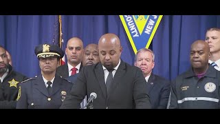 Teen charged with murder after shooting death of Newark police officer
