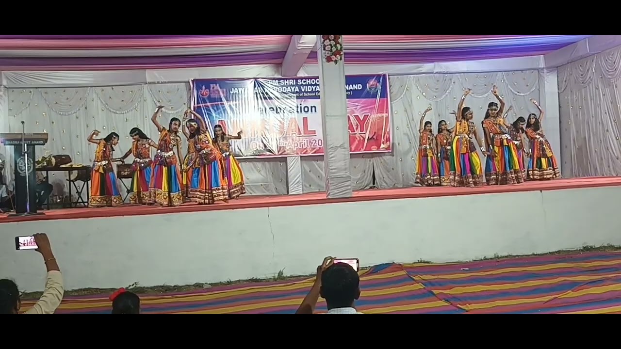 CLASS VIII GIRLS // RAJASTHANI DANCE//PM SHRI JNV ANAND// ANNUAL DAY ...