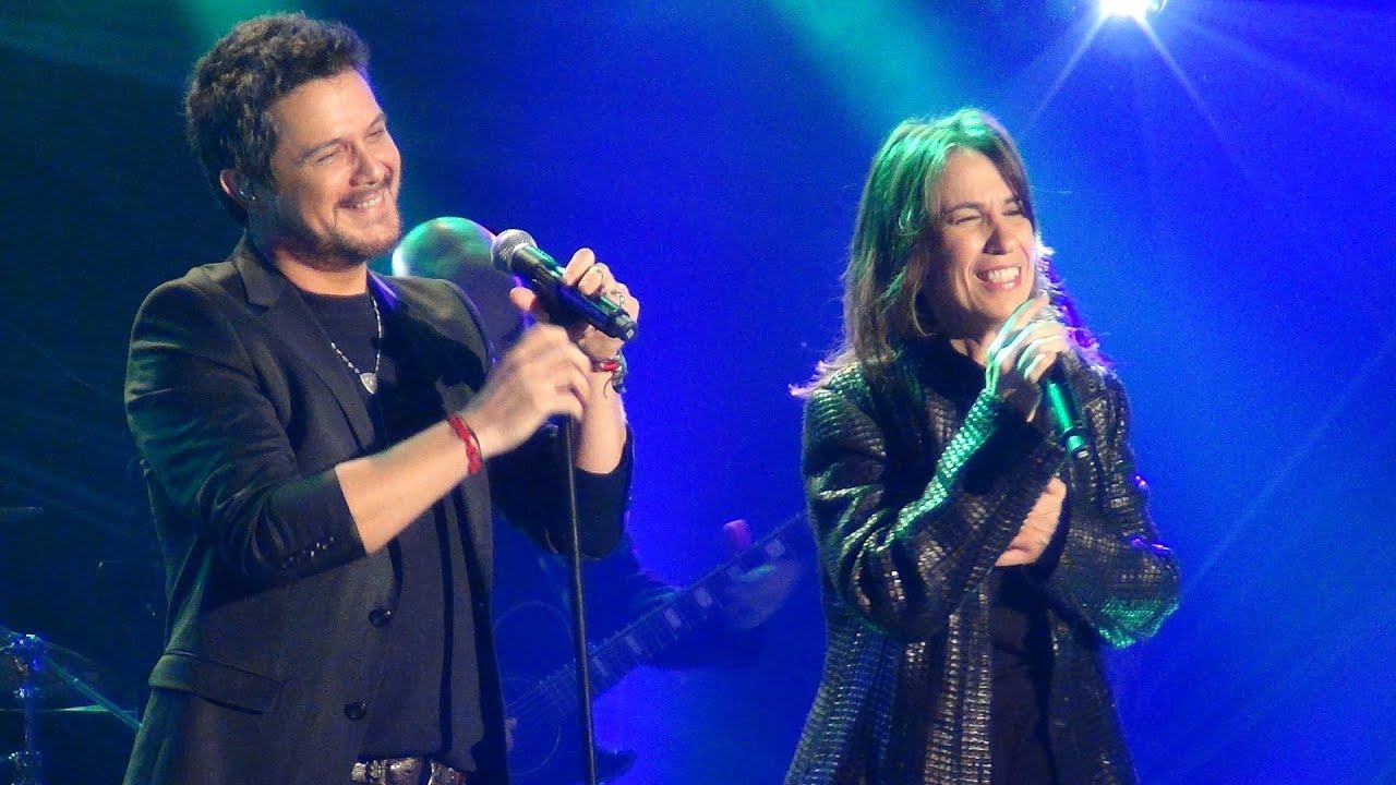 Alejandro Sanz i Lídia Pujol - No m'equiparis