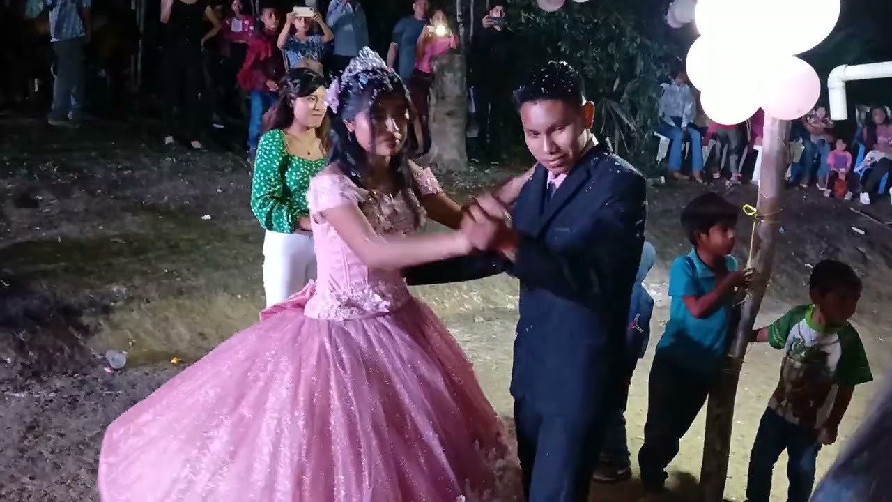 La Pitahaya laja 2da Vals XV años con Adrián García el rey del sabor 