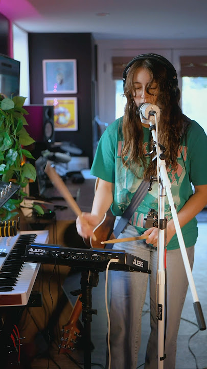 Iris - Goo Goo Dolls live loop cover 🖤 #youtubemusic #googoodolls #iris #music #coversong #guitar