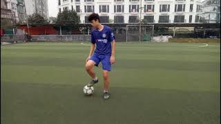 RÊ BÓNG ĐẢO HƯỚNG.. ĐỘNG TÁC CHẢ VỜ CĂNG CHÂN SÚT... RỒI ĐẢO HƯỚNG.