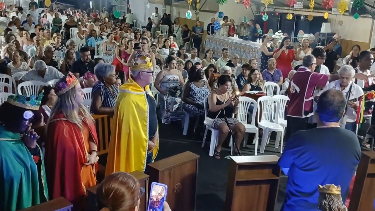 Passagem das coroas - Encerramento da Festa 2026