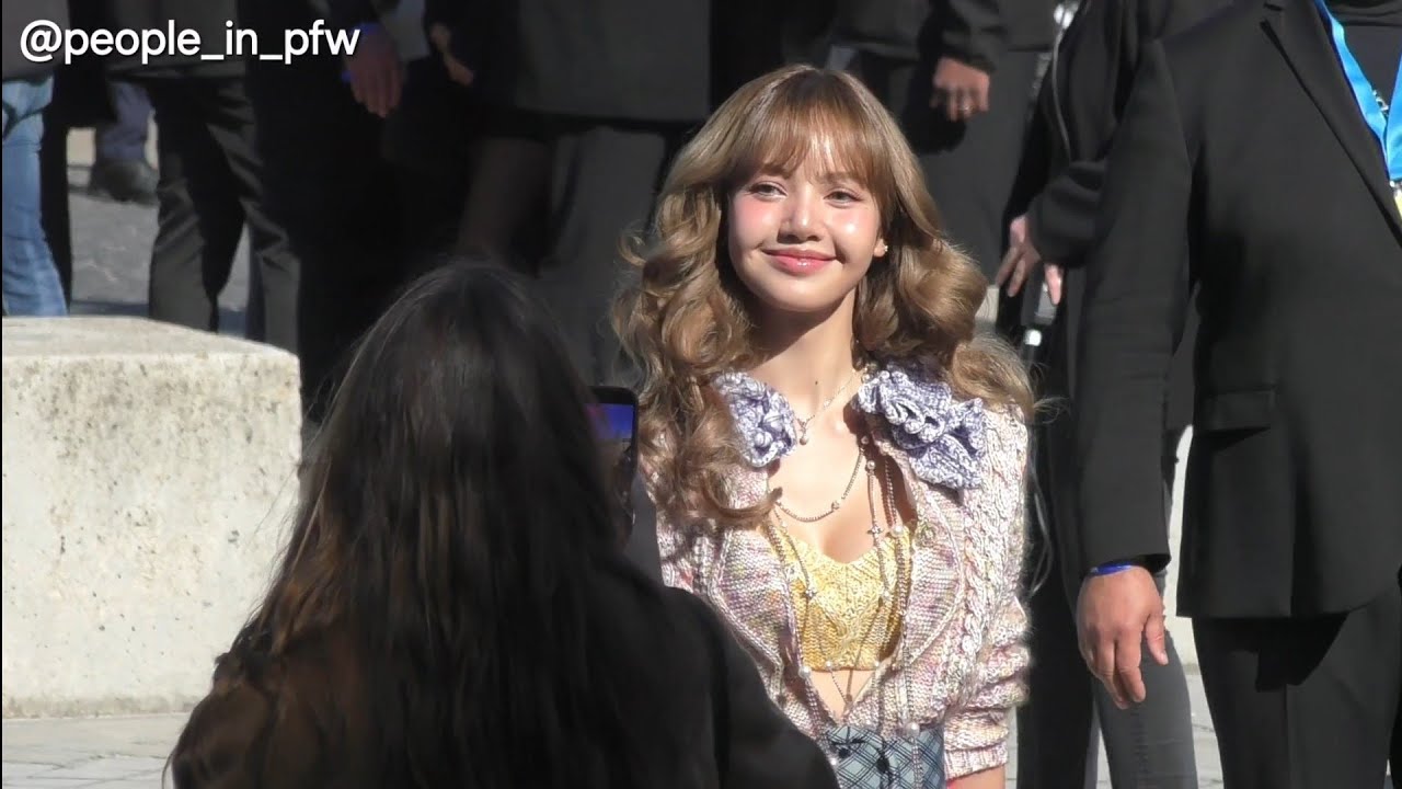 Lisa 리사 [BLACKPINK] / Lalisa Manoban - Louis Vuitton SS26 fashion show in Paris - 30.09.2025