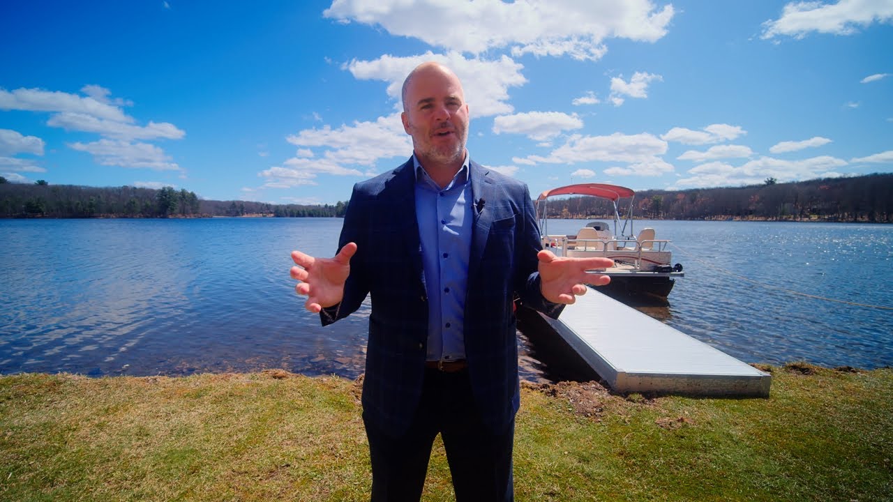 Luxury Lakefront Living in this 6 Bedroom 3 1/2 Bath Amazing Home on