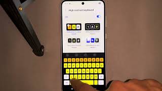 High contrast keyboard in Samsung