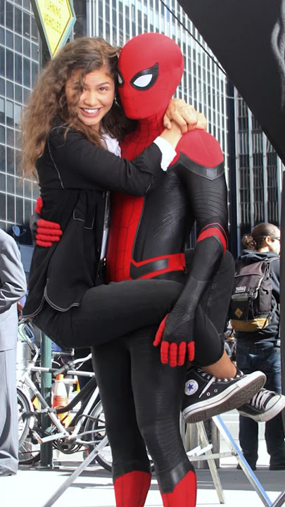 How Did She Know Before Everyone!! Mj and Spider-Man #shorts #marvel #spiderman #tomholland #zendaya