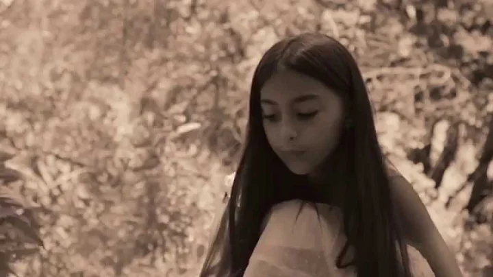 Chika Morena (Official Video) - Sarah Aroeste