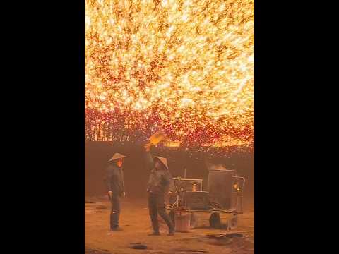 打铁花 · 万岁山现场原视频封面