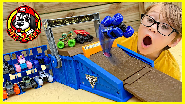 NEW 2022 Monster Jam Toys UNBOXING 📦 MINI FREESTYLE FLIP ARENA (Caleb's BIRTHDAY SPECIAL!)
