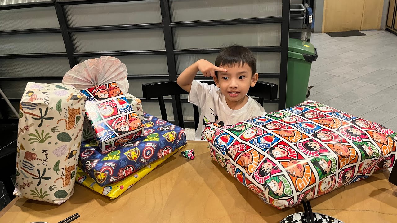 UNBOXING KADO ULANG TAHUN ABANG FATHAN DI KONG DIMSUM KOTA BINTANG BEKASI