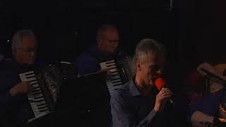 Download Lagu Omarm me - A-orkest - Muziekfeest Mondolia 2025 MP3 Download Lagu Omarm me - A-orkest - Muziekfeest Mondolia 2025 MP3