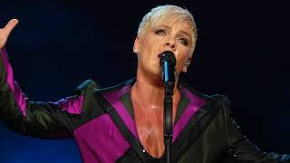 Pink - Who Knew (Live In Melbourne - Australia)