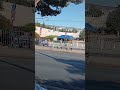 EKO Rally Acropolis 2025: Οι αθλητές μεταβαίνουν στην εκκίνηση για να ξεκινήσουν τον πρώτο  αγώνα.