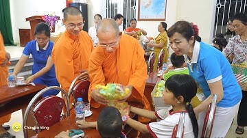 Ngày Quốc tế Thiếu nhi 1/6 - Chùa Ba Vàng tặng quà tới các em nhỏ ở phường Quang Trung, Tp. Uông Bí