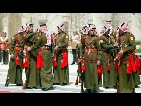 فيديو: الخبز هو رأس كل شيء. منحوتات 