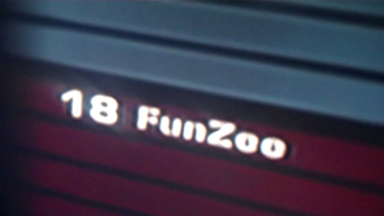 FunZee Vs Jizzle - YouTube