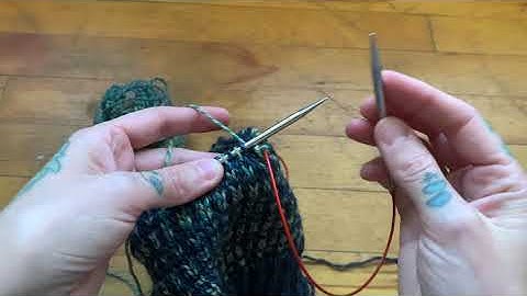 Tensioning Colorwork over the gaps during Magic Loop