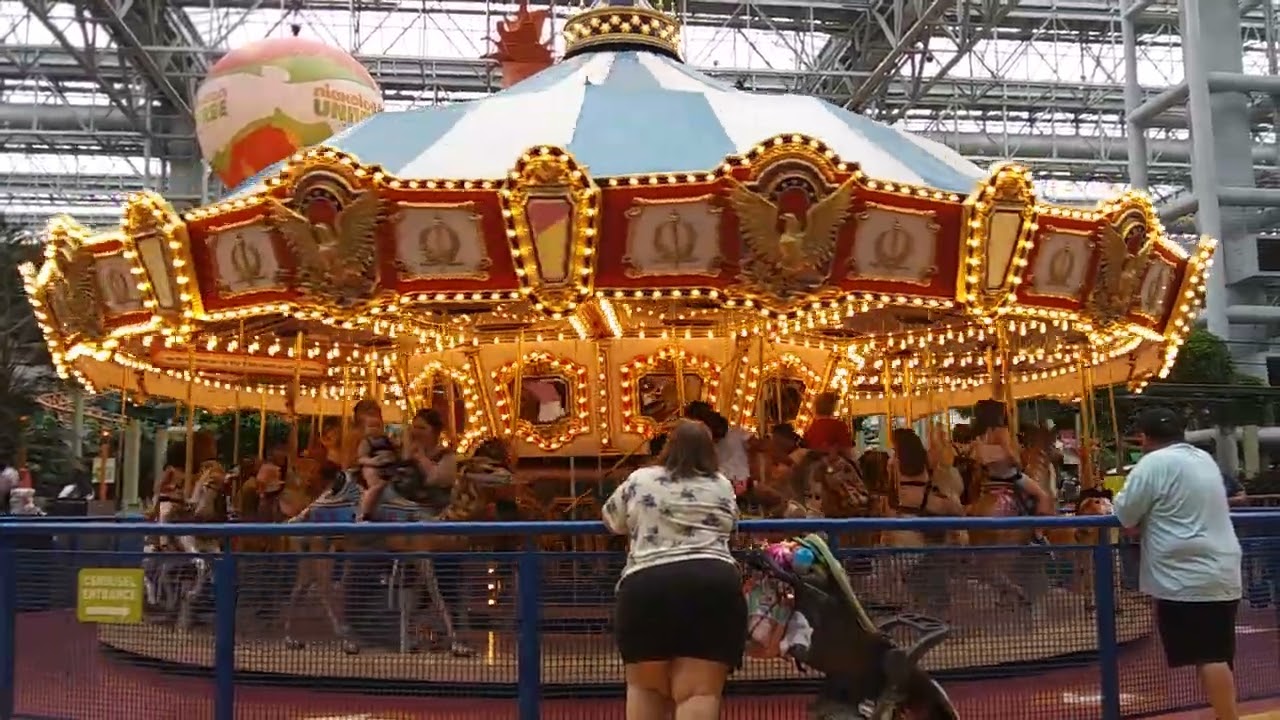 Back to Mall of America for the carousel!