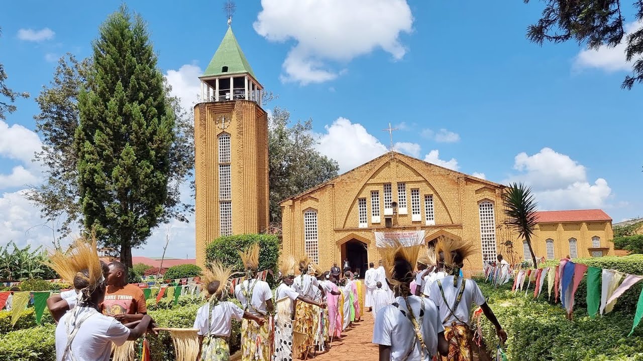 Indirimbo nziza zinyijizo Suite Beaux Chants dentre  la Messe