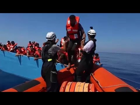 Menekültáradat a Földközi-tengeren