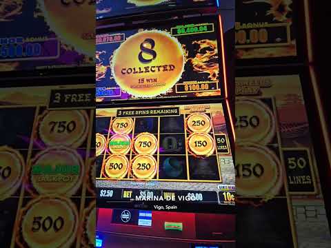 4K Downtown Las Vegas’ Favorite Hotel & Casino - Walking Plaza Hotel & Casino Fremont Street Hotels