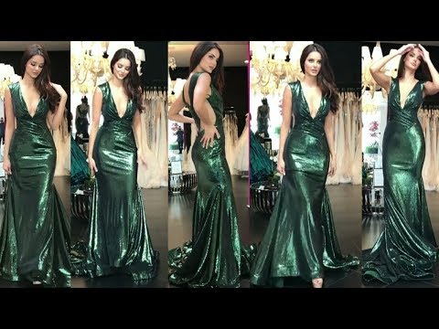 Mahlagha Jaberi | Mahlagha Jaberi In n Dark Green Outfit Paris.Dress | Gorgeous Mahlagha Jaberi