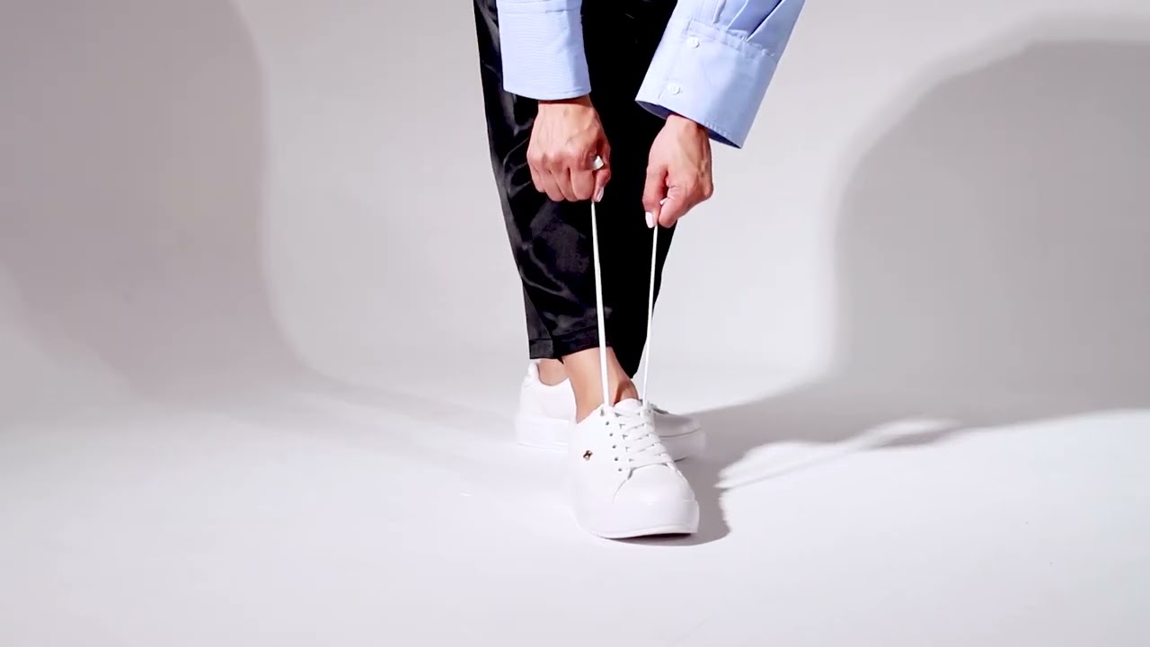 Dorothy Gaynor | Tenis blancos, tu complemento atemporal